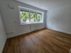 SOFORT FREI! Reihenmittelhaus (4,5 Zi.) mit Vollbad, G-WC, Garten und Terrasse - Schlafzimmer 1