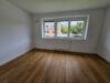 SOFORT FREI! Reihenmittelhaus (4,5 Zi.) mit Vollbad, G-WC, Garten und Terrasse - Schlafzimmer 2