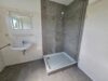 Dachgschoss: Helle 3 Zi. mit Duschbad und Balkon - Badezimmer Bild 1