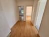 Dachgschoss: Helle 3 Zi. mit Duschbad und Balkon - Flur Bild 2