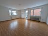 SOFORT FREI: Gepflegte 3 Zi. mit Duschbad und gr. Balkon - Wohnzimmer Bild 1